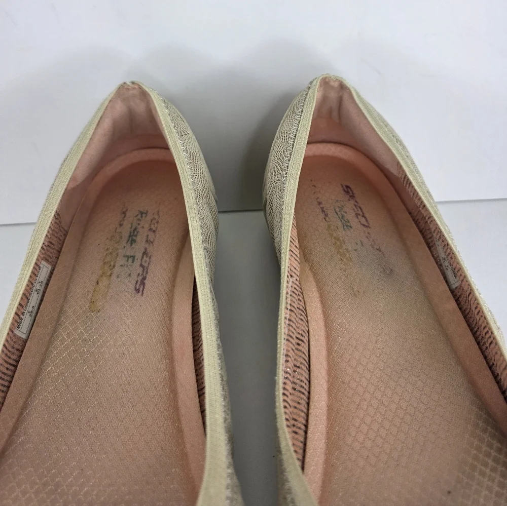 Skechers Relaxed Fit Savvy Women’s Beige Loafer Slip On Comfort Wedge  Size 9 - Picture 6 of 14